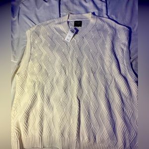 textured V-Neck vest.